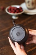 《長(cháng)樂(lè )》紫砂壺中國工藝美術(shù)大師全手工純制壺黑泥