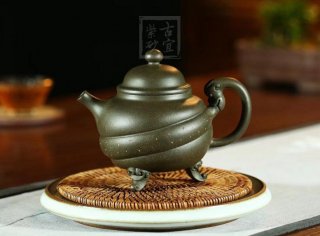 《三足龍泉》宜興紫砂壺工藝美術(shù)師純手工民國綠泡茶壺創(chuàng  )新壺茶具