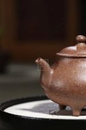 《七彩砂之三足福源》宜興工藝美術(shù)師手工紫砂壺茶壺老師七彩砂創(chuàng  )新壺