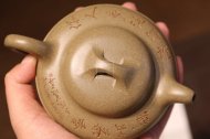 《線(xiàn)圓》宜興紫砂壺助理工藝美術(shù)師手工茶壺線(xiàn)圓老師頂級蟹殼青壺