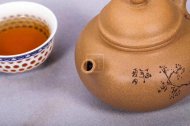 《容天（刻花鳥(niǎo)）》宜興紫砂壺段泥助理工藝美術(shù)師全手工茶壺容天茶具