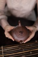 《暗香》宜興紫砂壺創(chuàng  )新壺高級工藝美術(shù)師手工紫泥泡茶壺具