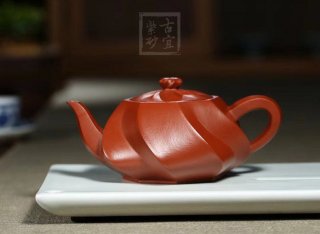 《炫》宜興紫砂壺創(chuàng  )新壺工藝美術(shù)師手工大紅袍泡茶壺禮品