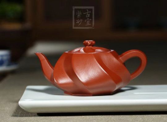 《炫》宜興紫砂壺創(chuàng  )新壺工藝美術(shù)師手工大紅袍泡茶壺禮品