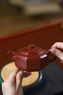 《八方納?！反蠹t袍清全手工老師作品收藏