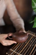 《暗香》宜興紫砂壺創(chuàng  )新壺高級工藝美術(shù)師手工紫泥泡茶壺具