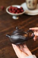 《長(cháng)樂(lè )》紫砂壺中國工藝美術(shù)大師全手工純制壺黑泥