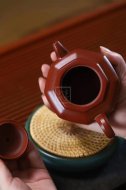 《八方納?！反蠹t袍清全手工老師作品收藏