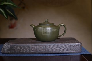 《魚(yú)樂(lè )》宜興工藝美術(shù)師手工紫砂壺茶壺具民國綠