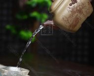 《云臺聽(tīng)松》