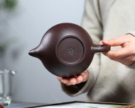 雅石聽(tīng)泉