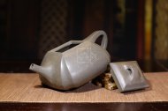 《四方抽角石瓢》經(jīng)典紫砂壺抽角宜興全手工高級工藝美術(shù)師泡茶壺茶具蟹殼青段泥