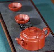 《梅花周盤(pán)》紫砂壺名家高級工藝美術(shù)師全手工純制壺名家大紅袍周盤(pán)