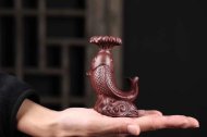 《魚(yú)躍龍門(mén)金魚(yú)》宜興紫泥壺收藏