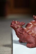 《金龜出?！芬伺d紫砂壺高級工藝美術(shù)師純手工底槽青創(chuàng  )新壺茶壺紫砂茶具
