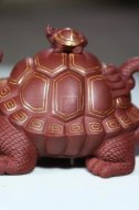 《金龜出?！芬伺d紫砂壺高級工藝美術(shù)師純手工底槽青創(chuàng  )新壺茶壺紫砂茶具