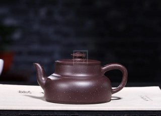 《金砂納?！纷夏嘧仙安鑹厝止すに嚸佬g(shù)師宜興原礦紫砂喝茶壺