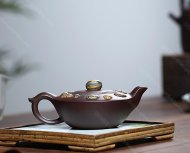 雅石聽(tīng)泉