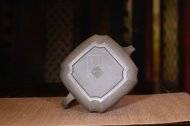 《四方抽角石瓢》經(jīng)典紫砂壺抽角宜興全手工高級工藝美術(shù)師泡茶壺茶具蟹殼青段泥