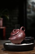 《八面威風(fēng)》宜興紫砂壺工藝美術(shù)師手工紫泥創(chuàng  )新壺