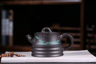 《魚(yú)樂(lè )》茶具茶壺宜興手工紫砂壺烏金泥