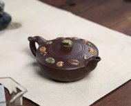 雅石聽(tīng)泉