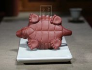 《金龜出?！芬伺d紫砂壺高級工藝美術(shù)師純手工底槽青創(chuàng  )新壺茶壺紫砂茶具