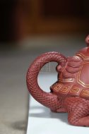 《金龜出?！芬伺d紫砂壺高級工藝美術(shù)師純手工底槽青創(chuàng  )新壺茶壺紫砂茶具