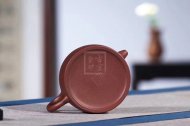《牛蓋蓮子》宜興紫砂壺工藝美術(shù)師鮑玉華手工內壁章中容量功夫茶壺底槽青牛蓋蓮子