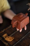 《云卷飛泉》宜興紫砂壺高級工藝美術(shù)師手工降坡泥降坡泥茶壺茶具四方