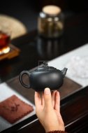 《云臺聽(tīng)松》