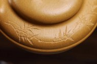 《線(xiàn)圓》宜興紫砂壺高級工藝美術(shù)師手工刻繪茶壺茶具黃金段泥線(xiàn)圓
