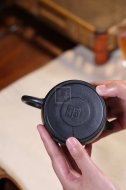 《秦權》茶壺工藝美術(shù)師手工紫砂壺泡茶器宜興黑料秦權茶具