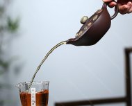 雅石聽(tīng)泉