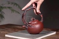 《留香提梁》宜興紫砂壺底槽青創(chuàng  )新提梁全手工茶壺