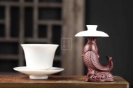 《魚(yú)躍龍門(mén)金魚(yú)》宜興紫泥壺收藏