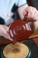 《八方納?！反蠹t袍清全手工老師作品收藏