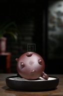 《八面威風(fēng)》宜興紫砂壺工藝美術(shù)師手工紫泥創(chuàng  )新壺