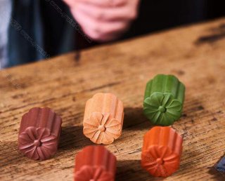 花開(kāi)滿(mǎn)溢