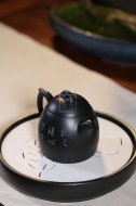《秦權》茶壺工藝美術(shù)師手工紫砂壺泡茶器宜興黑料秦權茶具